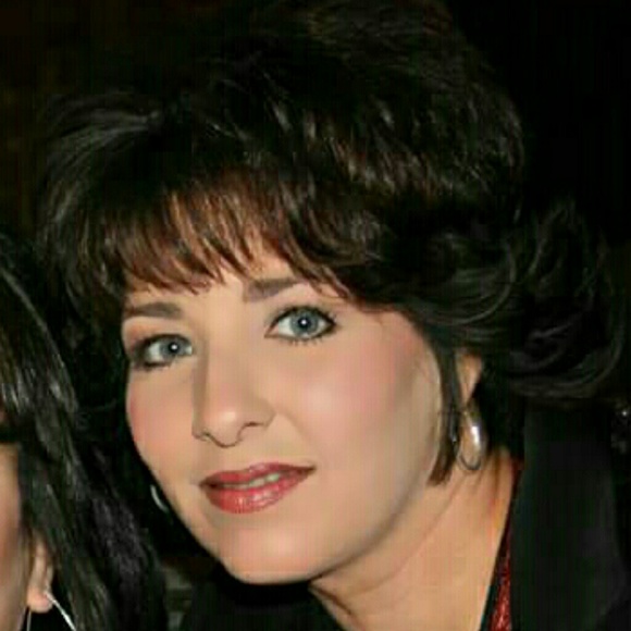 Meet your Posher, SuziQ - Picture 2 of 4